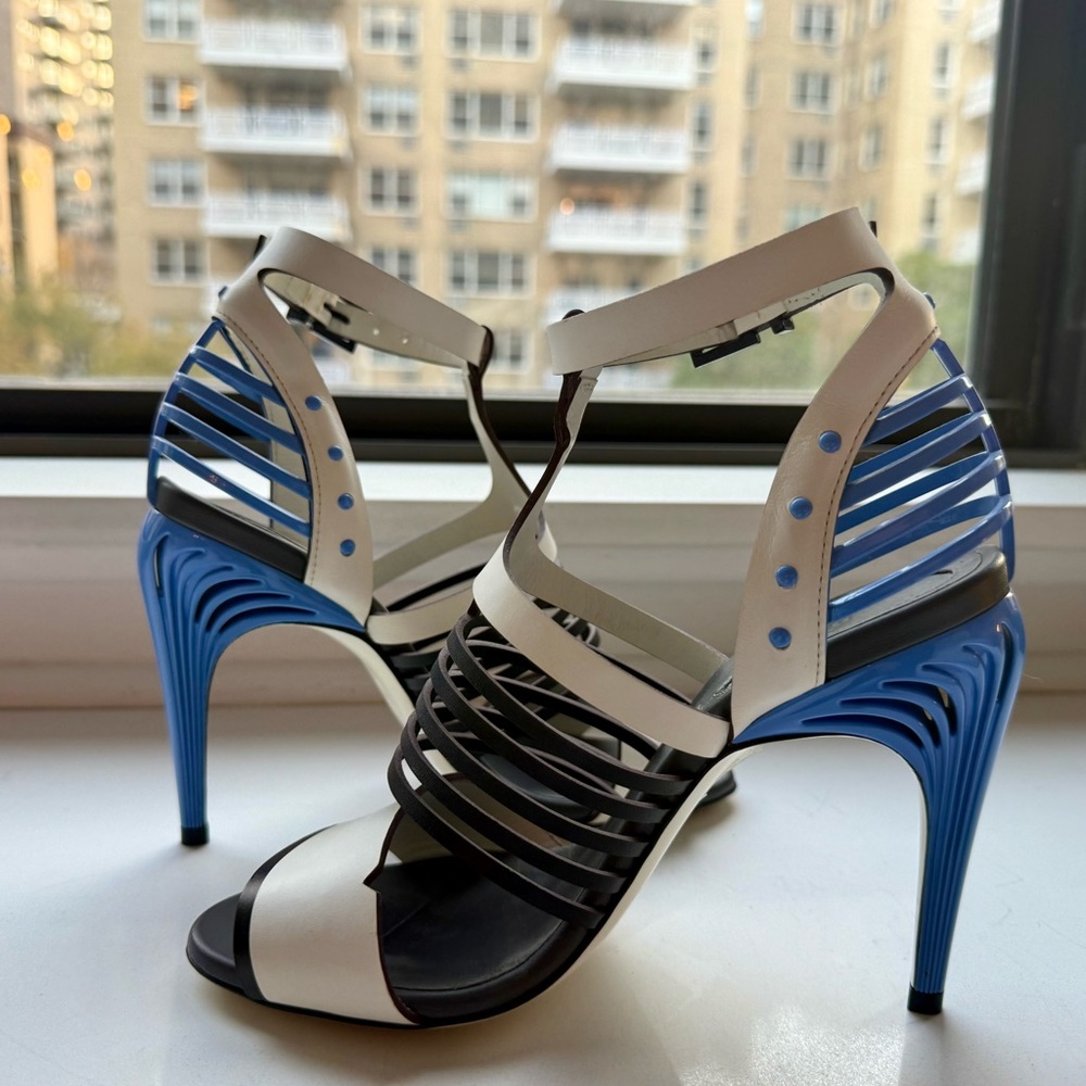 Fendi Open Toe Structured Gladiator Black/White Leather Sandal Heels